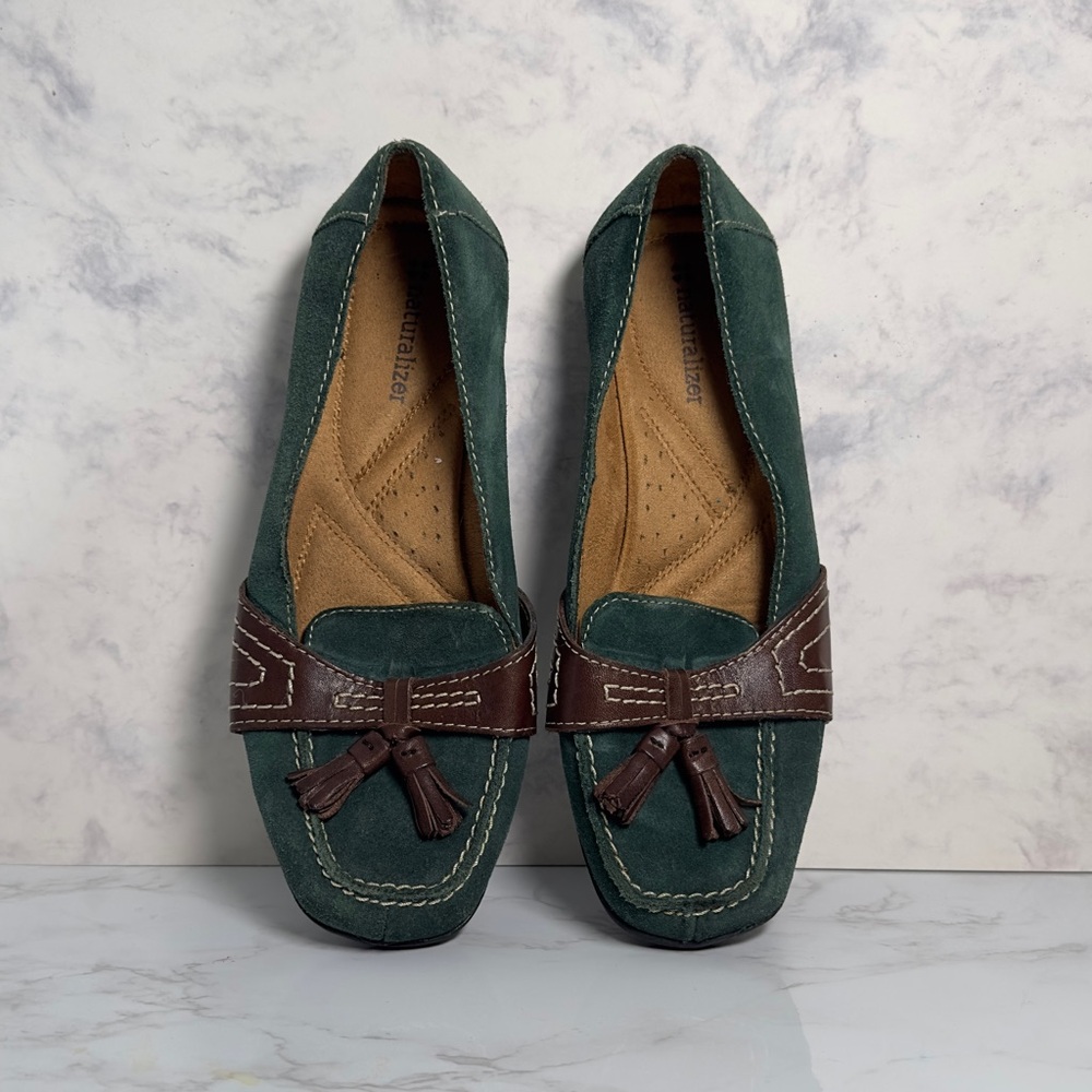 Naturalizer Loafers in Green and Brown Leather